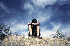 日媒调查:单身男性何时最感到寂寞?