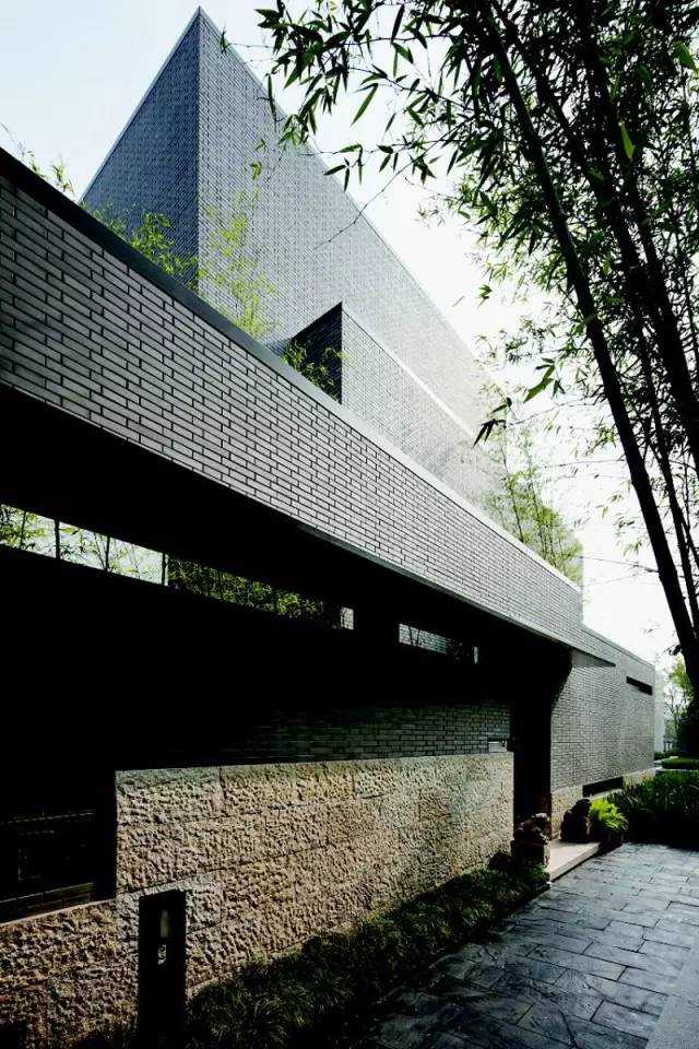 f95a55f5aaea7f7e8b46186422185b3b