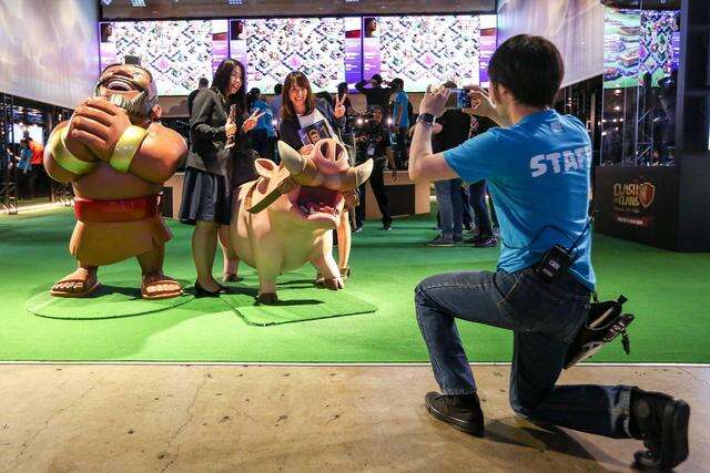 1457612079-8564-2033