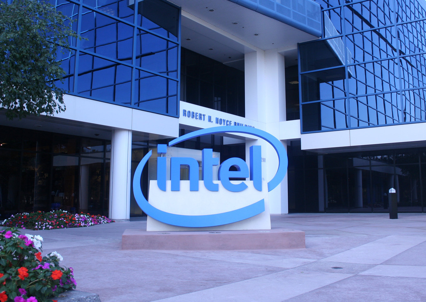 Intel-HQ-source-Intel-2.jpg