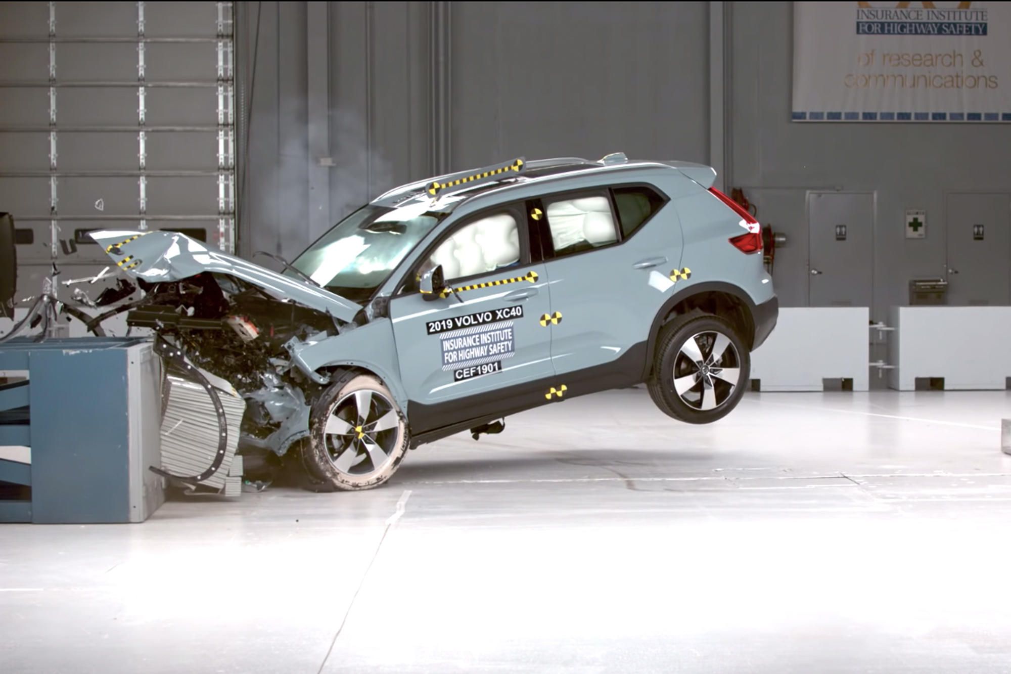 IIHS：研究发现汽车后座乘客面临风险更高