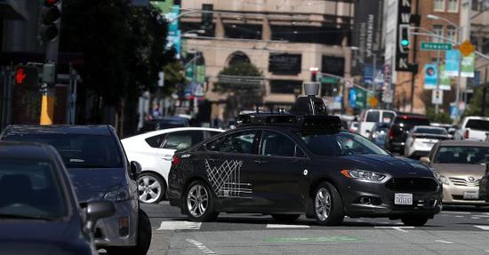 瑞银:2030年无人驾驶出租车市场规模或达2万亿美元